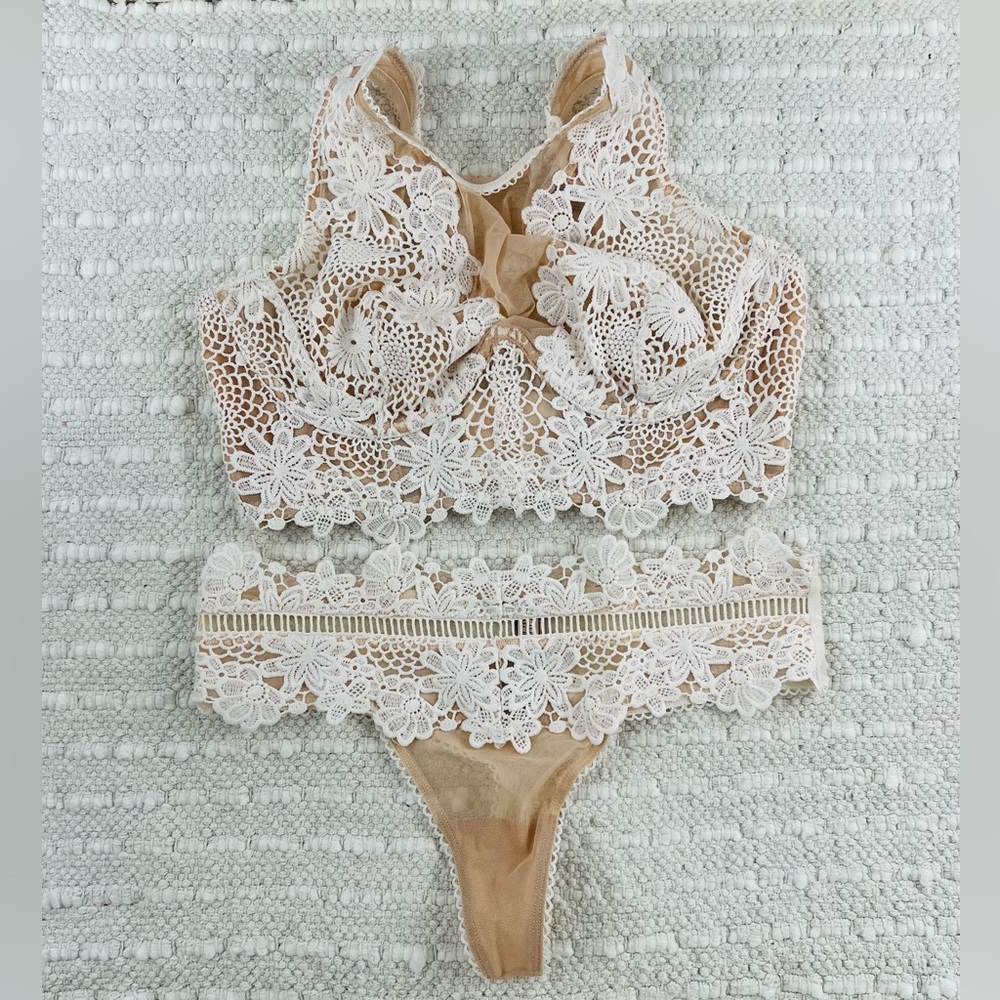 36D/M Victoria’s Secret Dream Angels Bra & Thong Set - Picture 2 of 11